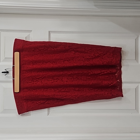 torrid Dresses & Skirts - Torrid red lace pencil skirt size 1X 14/16 stretchy slip on